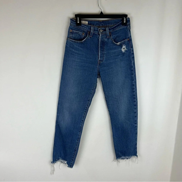 Levi’s 501 High Rise Distressed Crop Jeans Raw Hem Size 26 - Picture 1 of 7